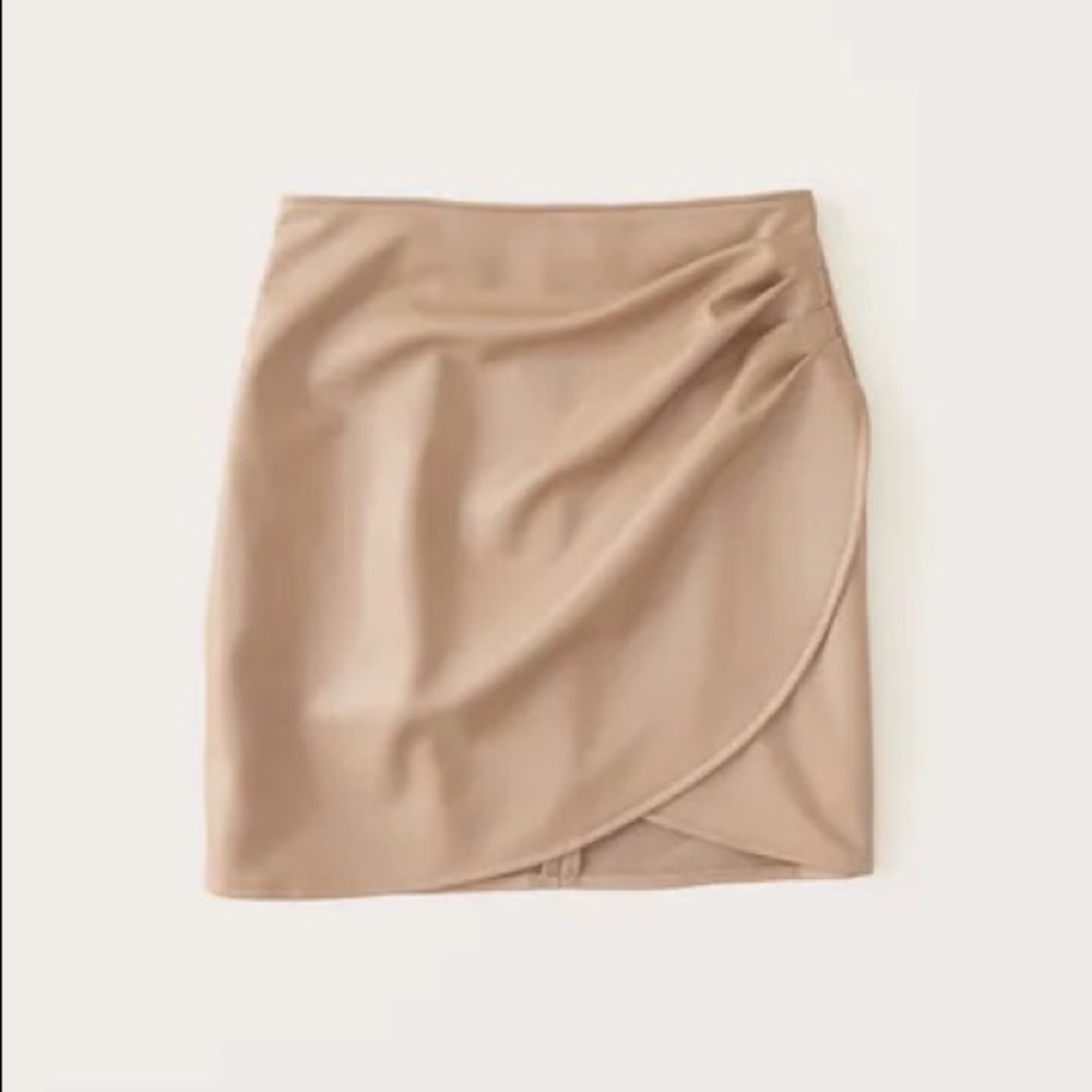 A&F Vegan Leather Ruched Mini Skirt, S Light Brown, Abercrombie fitch hollister
